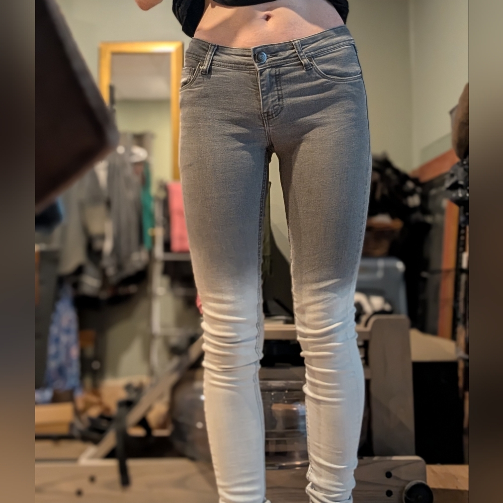 Costa Blanca Women's Gray to White Skinny Jeans